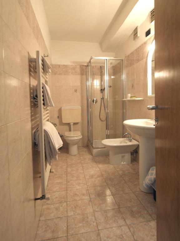 Albergo Nazionale Vernante Cameră foto